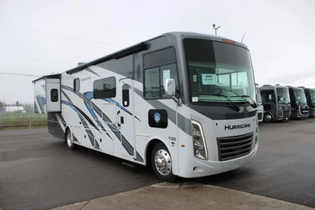 LS-T-0221A Neuf Thor Motor Coach Hurricane 34A 2024 a vendre1