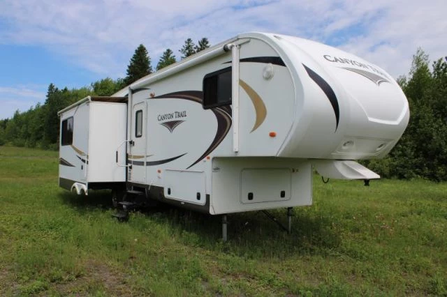 LS-CD-2306F Occasion Gulfstream Canyon Trail 27FRET 2013 a vendre1