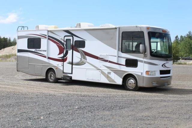 LS-BD-2569R Occasion Thor Motor Coach Hurricane 31J 2013 a vendre1