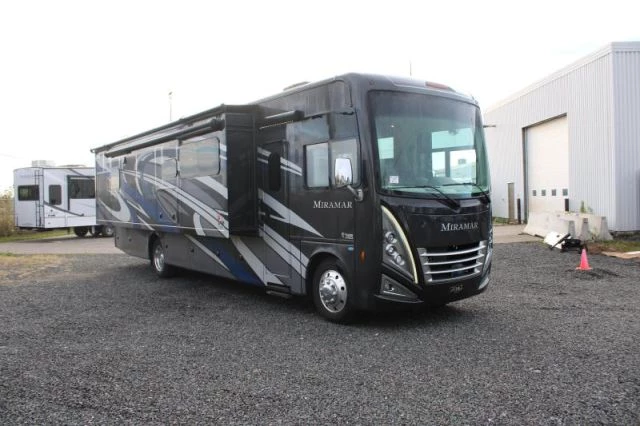 LS-AC-0503 Occasion Thor Motor Coach Miramar 352 2023 a vendre1