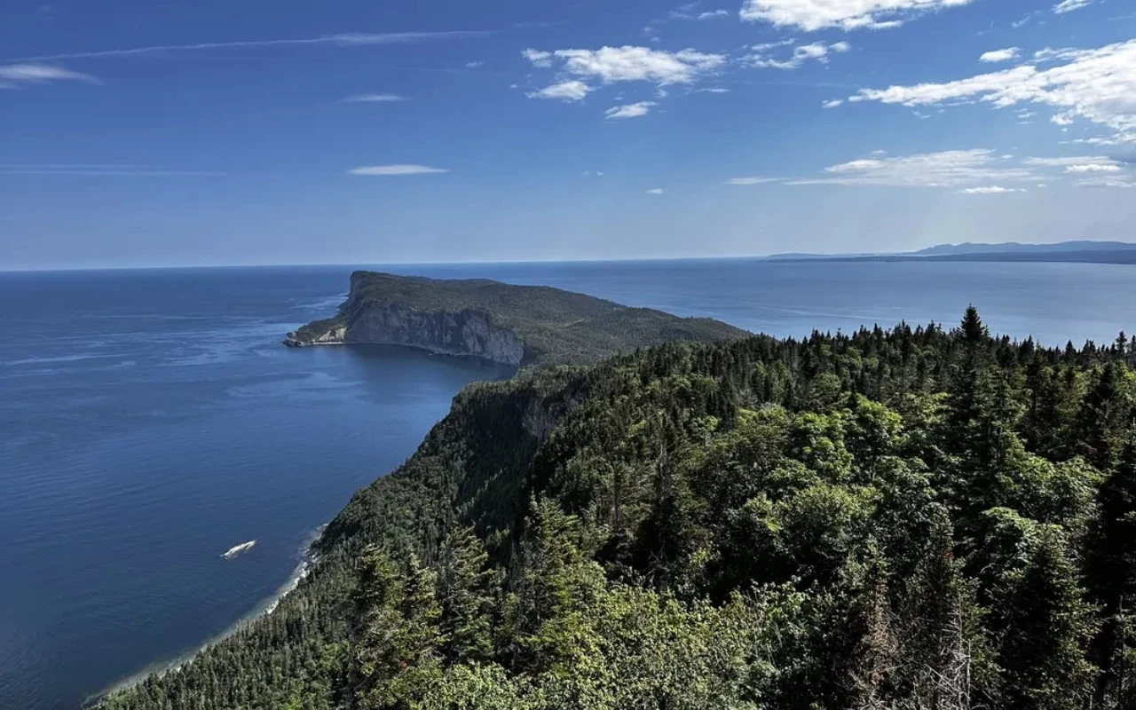 vue aérienne du Parc Forillon en Gaspésie